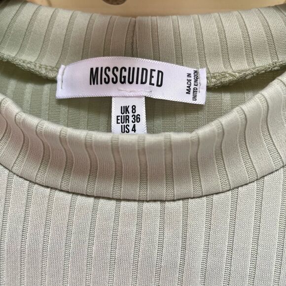 Misguided lime colored short sleeved crew neck t-shirt, comfortable , size US 4 - Picture 2 of 5